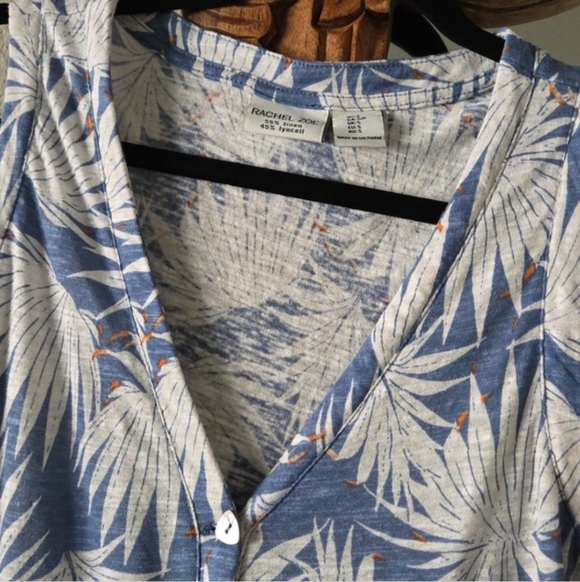 Rachel Zoe Sleeveless Blue Palm-Print Button Front Top - Picture 4 of 6